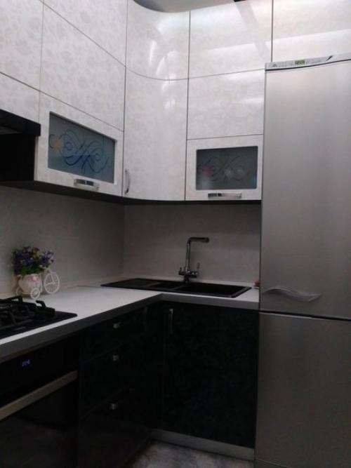 Сделали бюджетную кухню, зато не трущобы как раньше, стыдно даже фото до показывать. 03