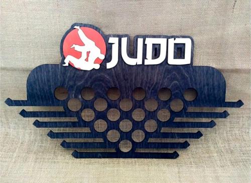 Наши медальницы это: 03