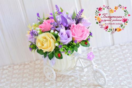 Сладкие букетики с конфетками в велосипедиках. 06