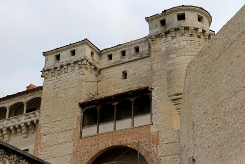 Замок куэльяр, известный как замок герцогов альбукерке (исп. 04