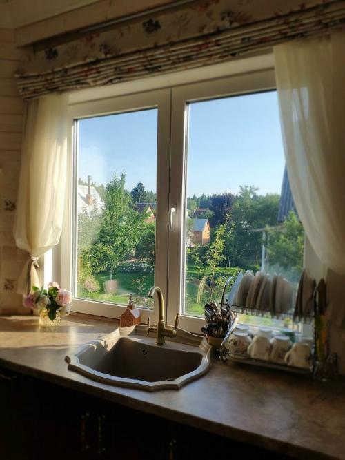 Этот домик словно создан для отдыха от городской суеты. 05