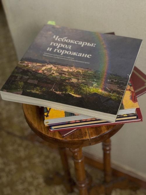 Он там работал и жил. 06