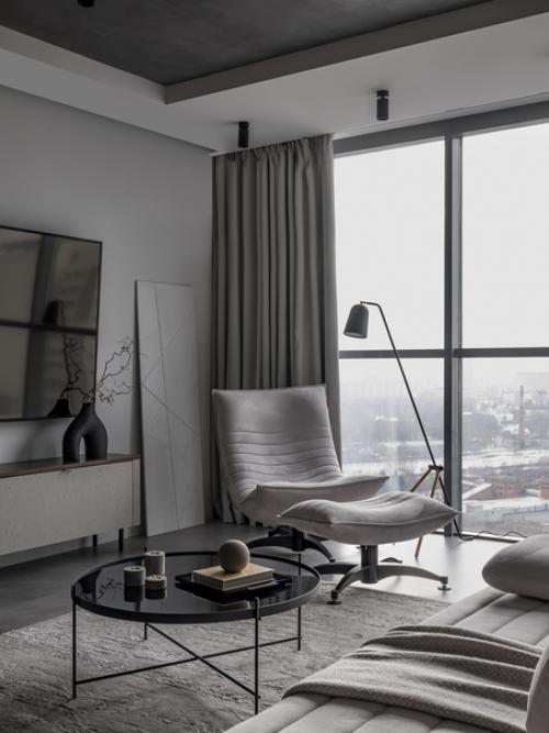 Владельцы квартиры хотели получить интерьер, который останется актуален долгие годы, а значит, в нем не было места сиюминутным трендам. 04