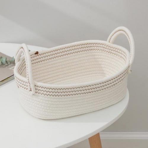 Один из трендов в интерьере - использовать корзины для хранения вместо ящиков. 02