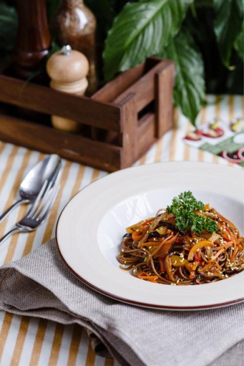 Новый, пятый по счету укроп расположился в самом сердце Петербурга - на невском проспекте, 88. 03