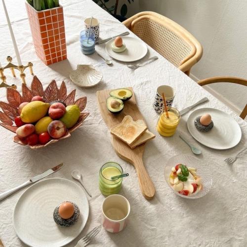 Приятная и очень светлая квартира с интересными деталями. 08