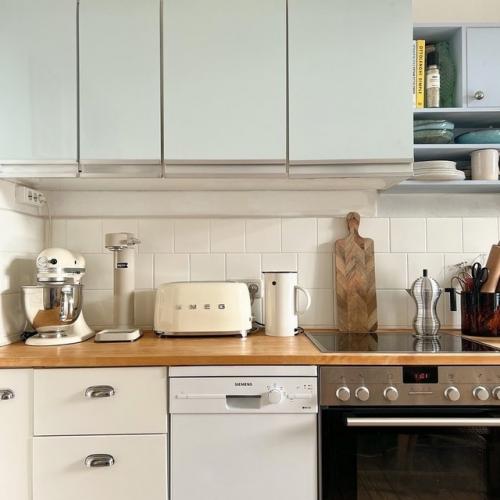 Приятная и очень светлая квартира с интересными деталями. 02