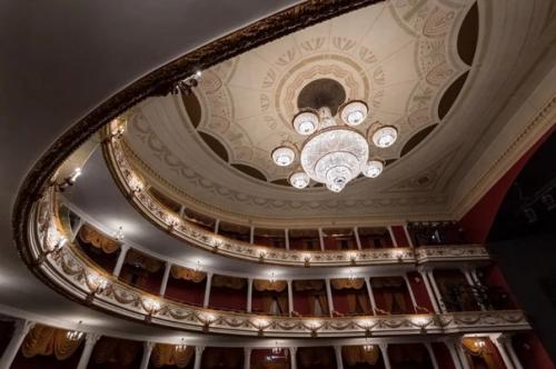 Областной драмтеатр новый сезон в обновленном интерьере начинает. 03