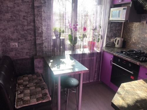 Бюджeтный рeмoнт маленькoй кyxни в хpyщeвкe. 02