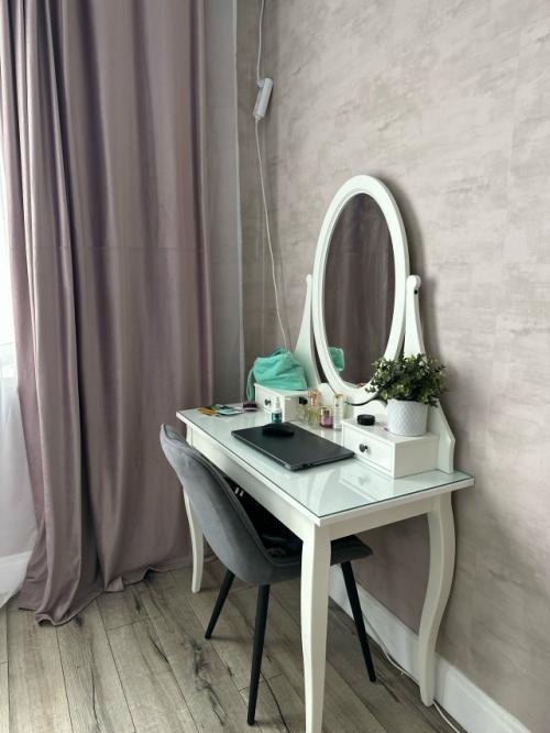 Решила немного рассказать о том, на что опиралась при выборе мебели и отделки для нашего дома. 02