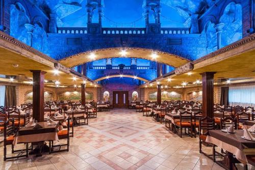 Топ - 5 заведений рядом с метро политехническая. 03