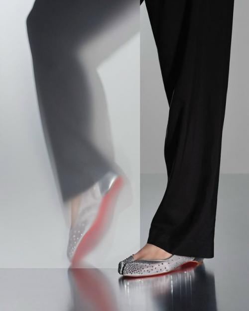 Почему у Christian Louboutin красная подошва? 06