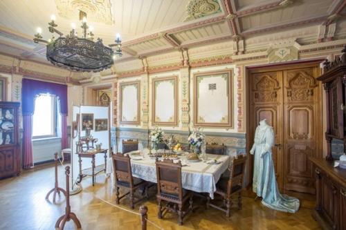 А вы знаете, какой из старинных купеческих домов нижнего Новгорода можно считать самым богатым? 02