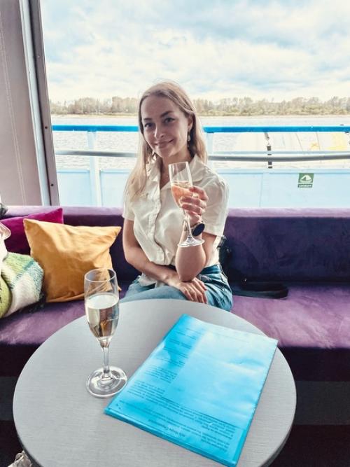 Да, в этом году мы решили провести отпуск в круизе по волге. 02