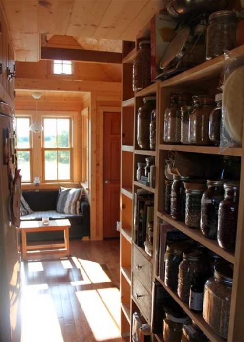 Интерьер маленького дачного дома. 01