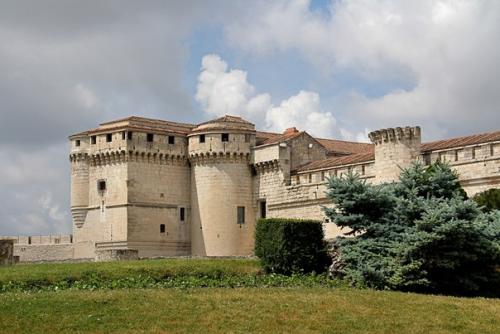 Замок куэльяр, известный как замок герцогов альбукерке (исп. 02