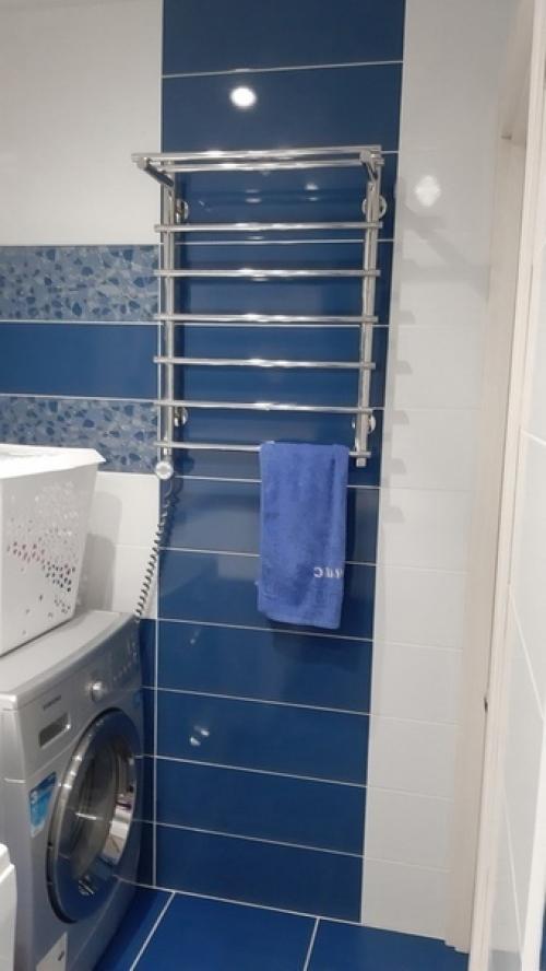 Я надеюсь, стены в этой квартире поменяли. 07