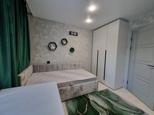 Ленты мессенжеров пестрят многообразием фото со дня знаний! 01