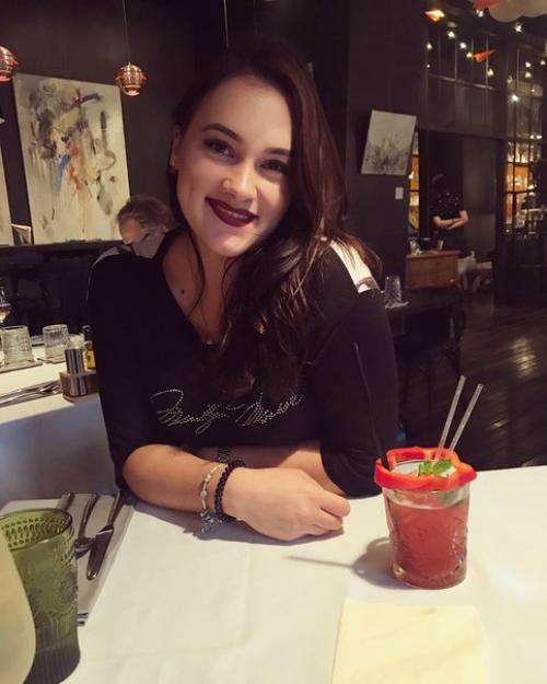 Пятничный вечер с подругой, в уютном месте, со вкусным ужином и коктейлем от бармена, который решил нас удивить?