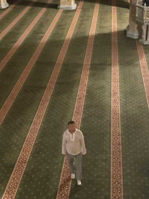 Соборная мечеть с поэтичным названием Сердце Чечни - грандиозный мусульманский храм, расположенный в грозном - столице чеченской республики. 05