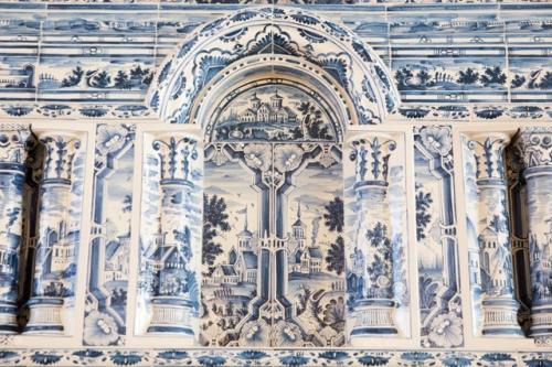 Изразцовые печи Xviii века в интерьере екатерининского дворца. 05