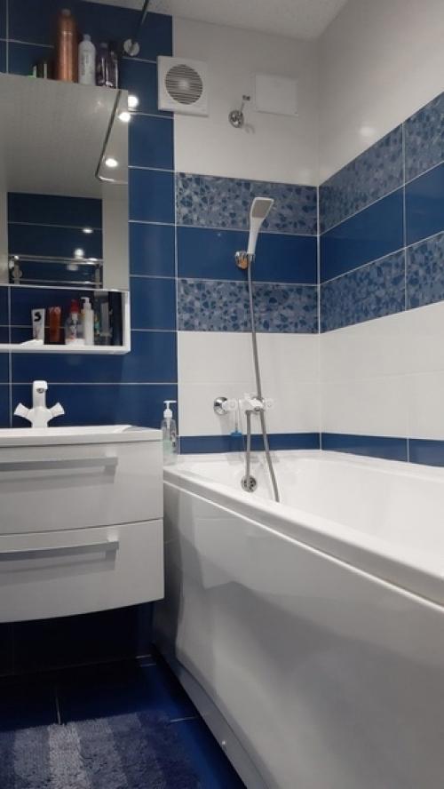 Я надеюсь, стены в этой квартире поменяли. 08