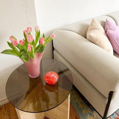 Приятная и очень светлая квартира с интересными деталями. 06