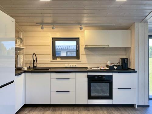 Будем знакомить вас с интерьерами барна Holtsovhouse. 08