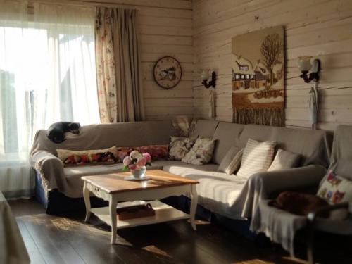 Этот домик словно создан для отдыха от городской суеты. 02