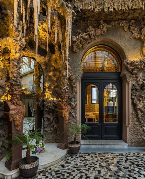 Театр - особняк с готическим гротом внутри на галерной улице. 03