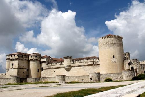 Замок куэльяр, известный как замок герцогов альбукерке (исп.  