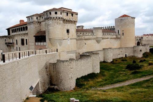 Замок куэльяр, известный как замок герцогов альбукерке (исп. 07