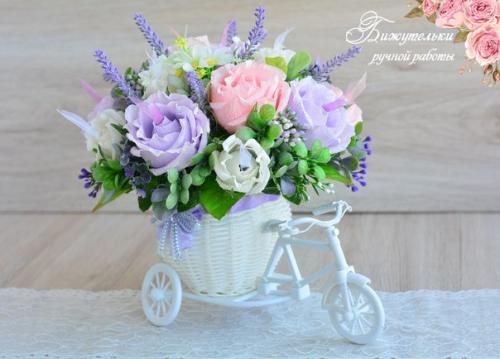 Сладкие букетики с конфетками в велосипедиках. 03