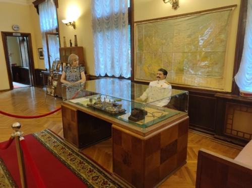 Дача в Сочи - одна из 20 личных загородных резиденций, в которых любил время от времени бывать Отец Народов. 03