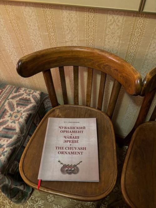 Он там работал и жил. 03